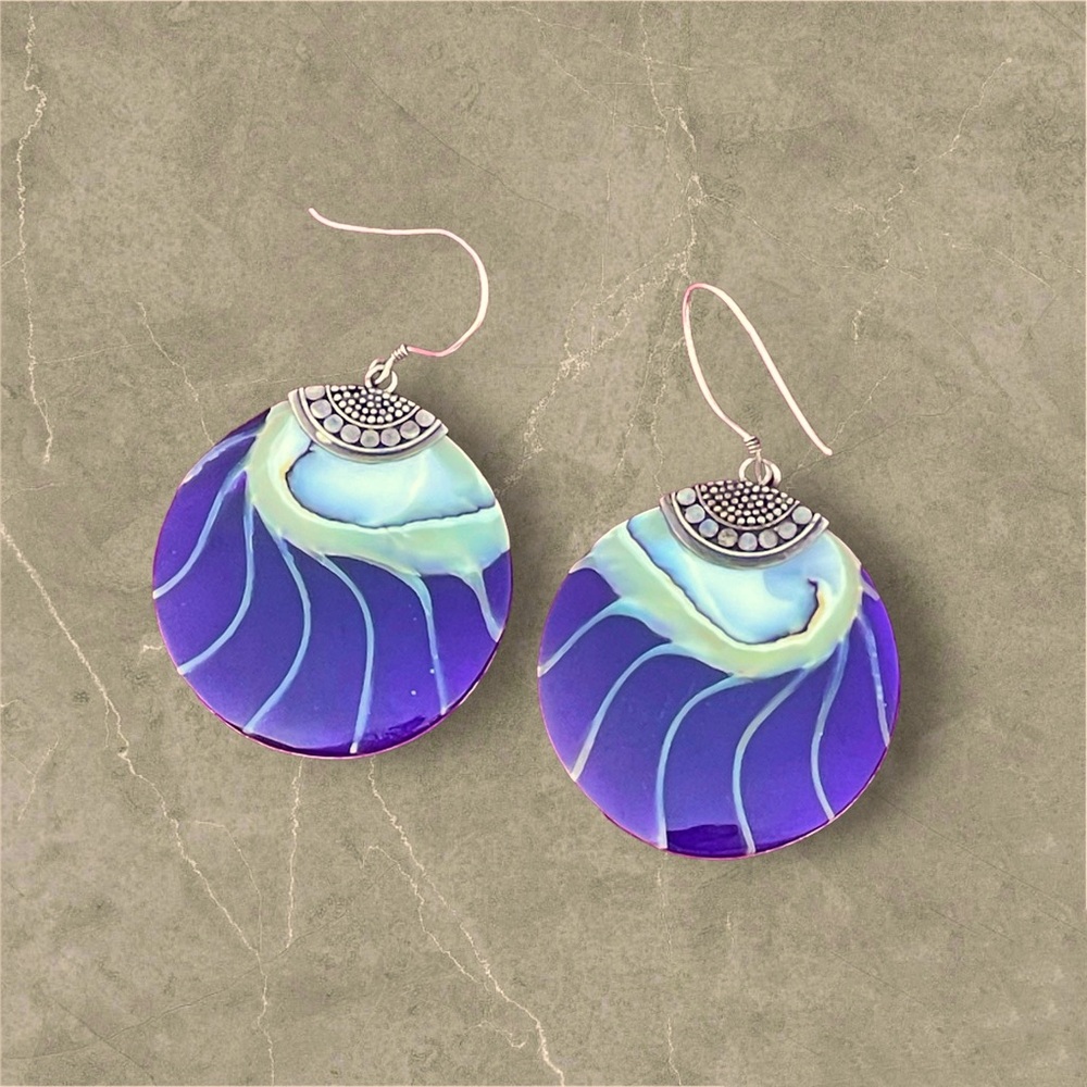 Blue shell earrings - Picture 2 of 4